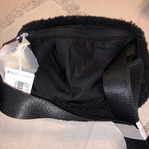 Lululemon fleece belt bag - Picture 2 of 2